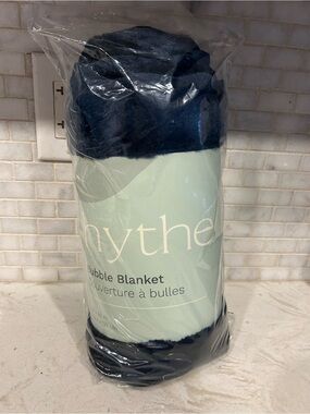 Hythe Bubble Blanket in Navy Blue